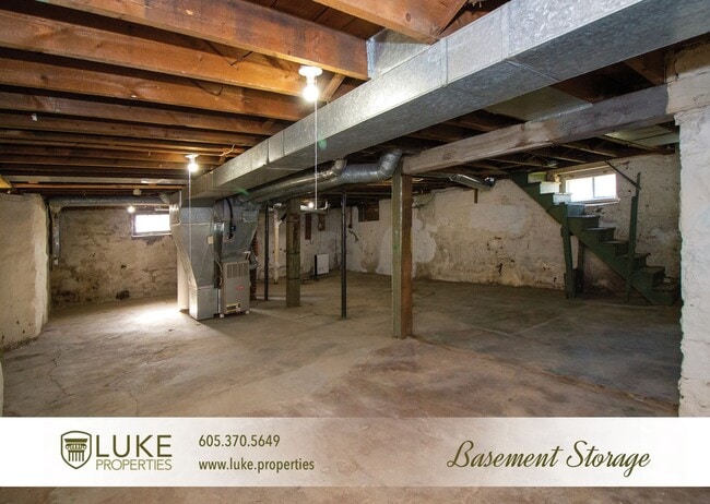 Building Photo - 203 S Summit Ave