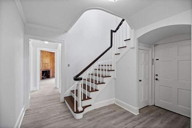 Building Photo - 3424 S MacGregor Way