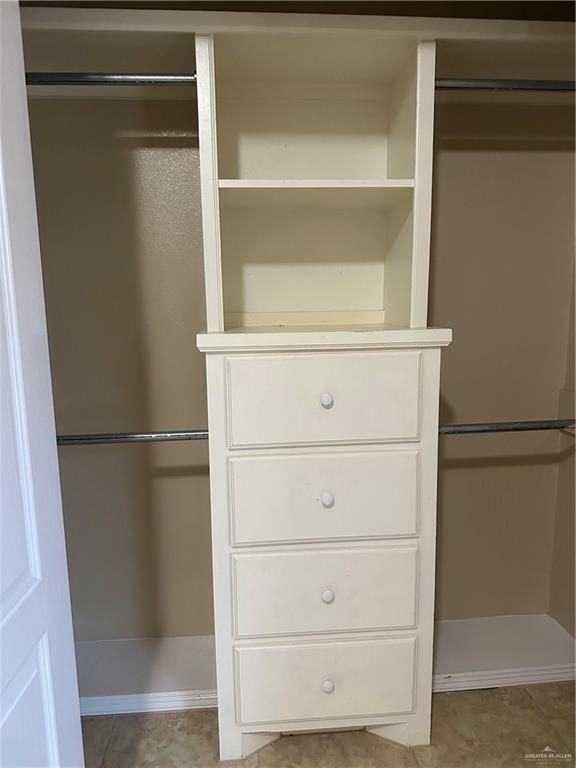 Building Photo - 34 Zuley St