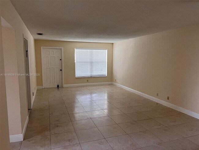 Building Photo - 1376 NW 93rd Terrace