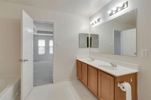 Building Photo - 12885 Pearson Dr