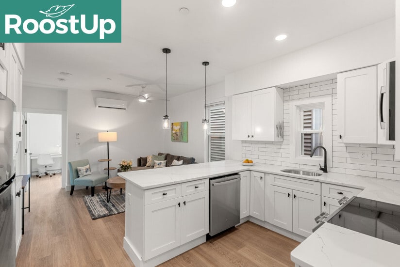 Building Photo - Furnished private bedroom with private ensuite bath