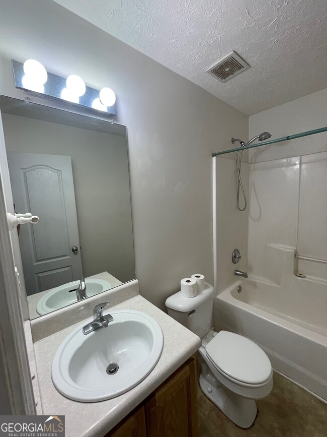 Building Photo - 721 Meadow Spring Dr