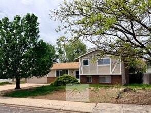 Building Photo - 6156 Del Paz Dr