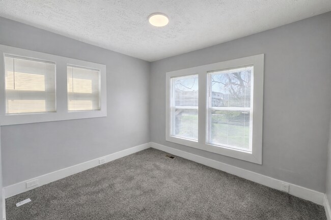 Building Photo - Remodeled two bedroom gem!