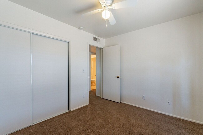 Building Photo - 4501 W Cinnabar Ave