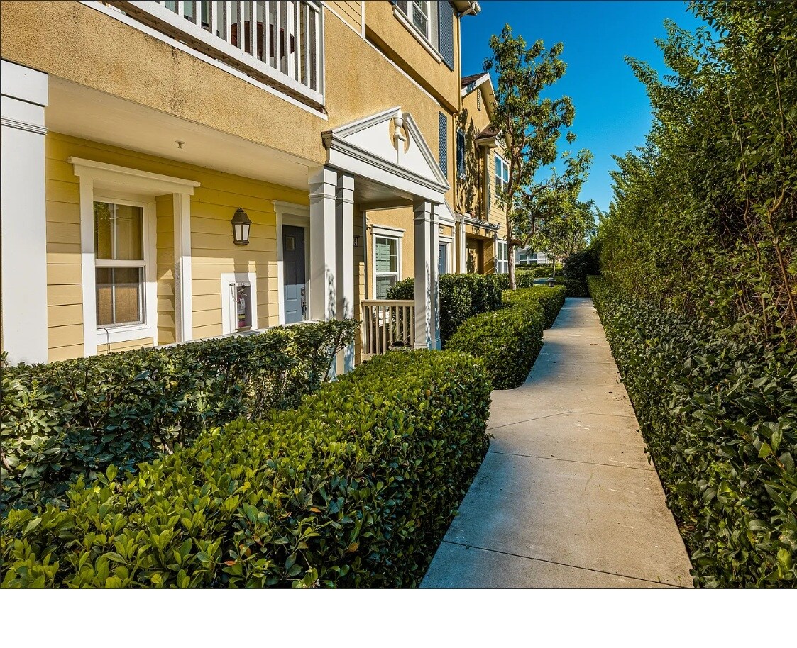 Building Photo - 1423 Abelia