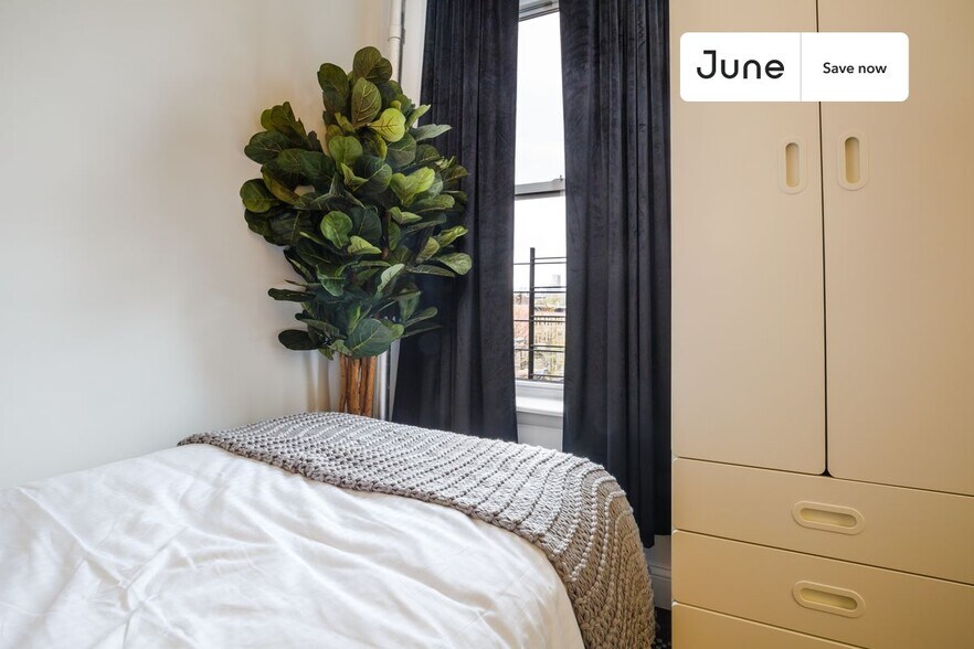 Building Photo - 644 Park Pl