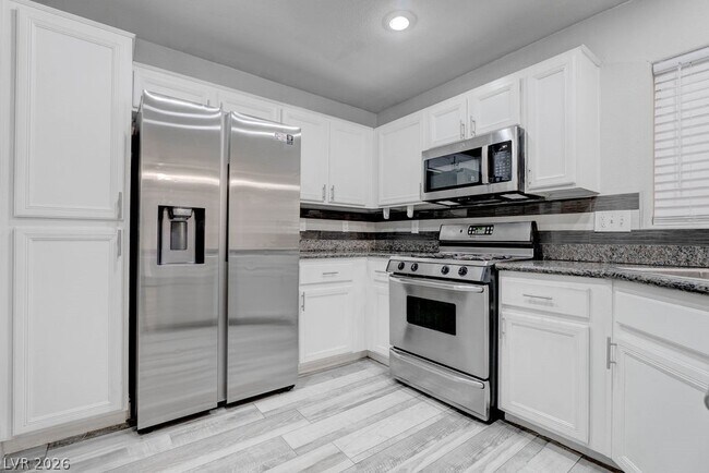 Building Photo - 6469 Abbey Door Ct