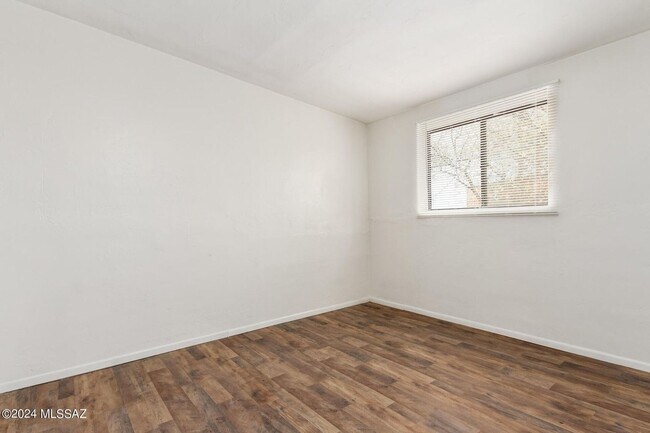 Building Photo - Charming Remodeled 3 Bedroom Brick Home