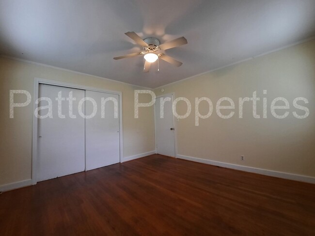 Building Photo - 3017-3019 Longleaf Road - Inside CoC - R13...