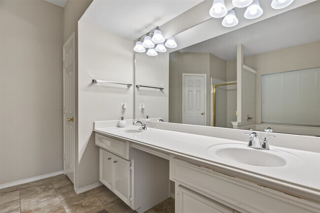 Building Photo - 5911 Indian Hills Ln