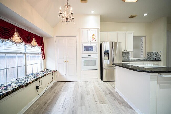 Building Photo - 4503 Oak Valley Dr