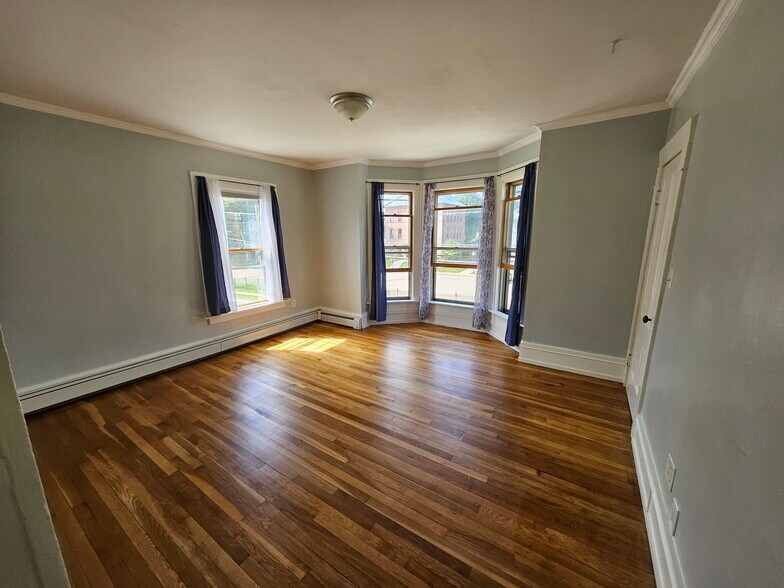 Living room with walk in closet - 22 Sparhawk St