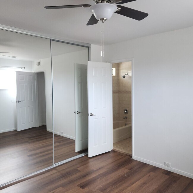 Building Photo - Clairemont Home Just remodeled 3 bed 3 bat...