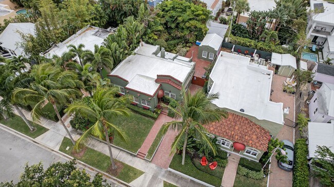 Building Photo - Historic West Palm Beach single-family home, with guest cottage!