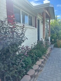 Building Photo - 98 E 1500 S