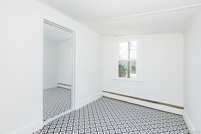 Building Photo - 160 Austin St