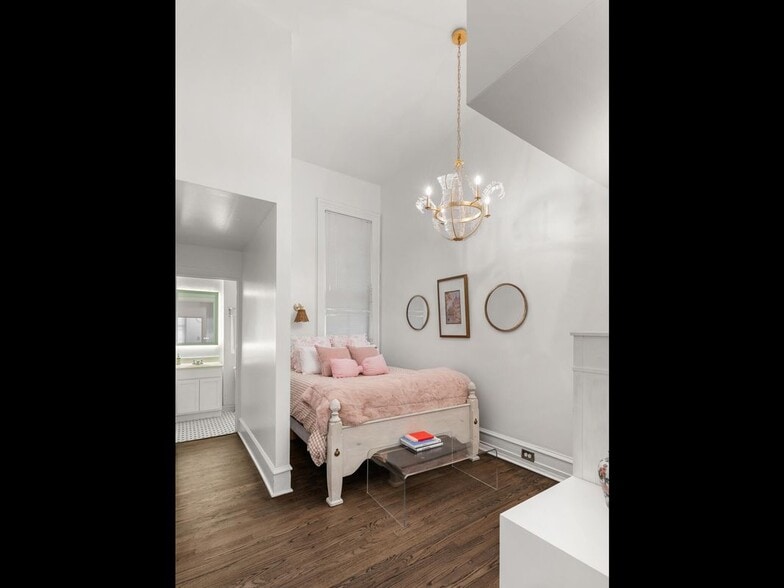 Building Photo - 2122 Spruce St