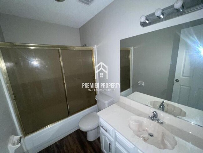 Building Photo - 1585 Wood Farms Dr