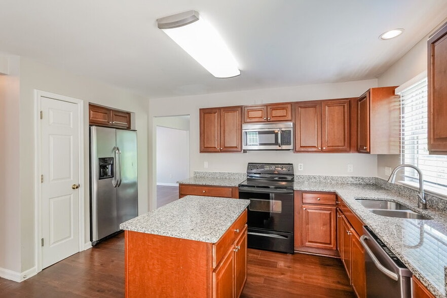 Building Photo - 1437 Timber Ridge Cir