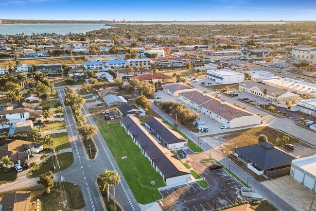 Building Photo - 4502 Orchid Blvd