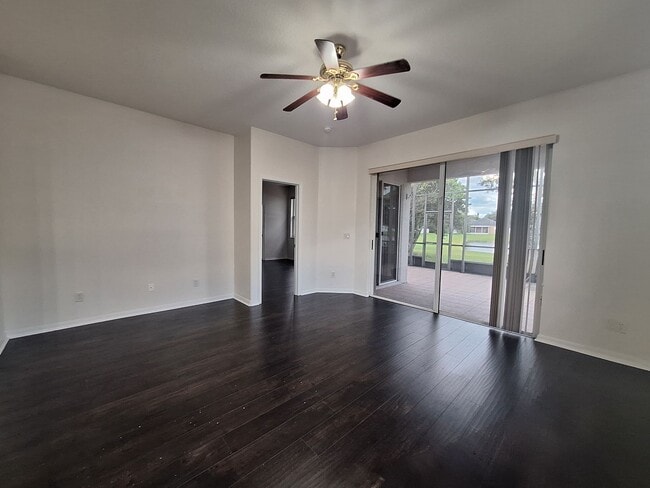 Building Photo - Charming 3-Bedroom Home with Spacious Back...