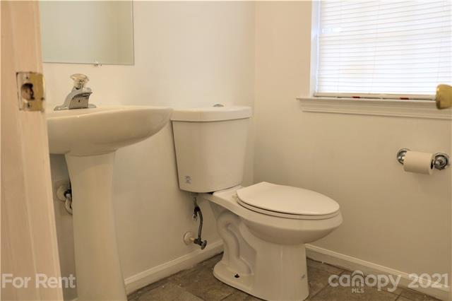 Building Photo - 1847 J Julian Ln