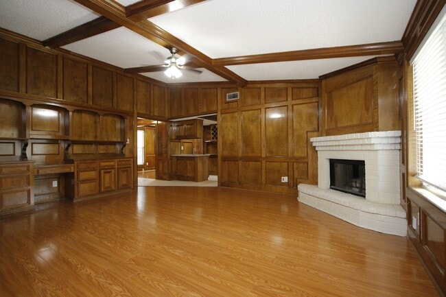 Building Photo - 2207 Whiteback Dr