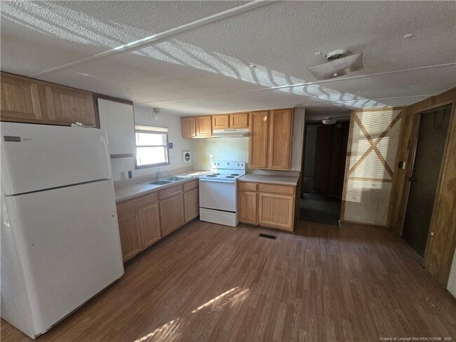 Building Photo - 824 Rembrandt Dr