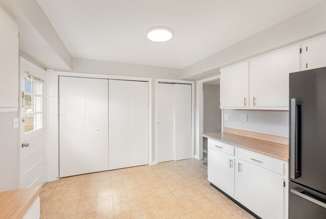 Building Photo - Stunning 3 Bed 1 Bath Ranch Home