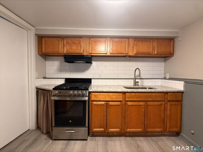 Building Photo - 51 N Orchard St