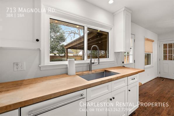 Building Photo - 713 Magnolia Rd