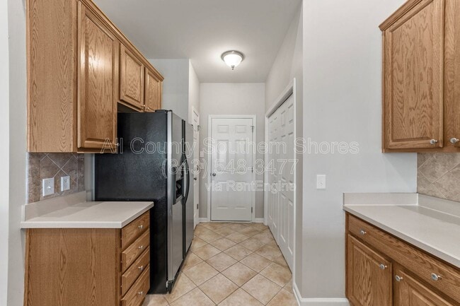 Building Photo - 264 Viareggio Road