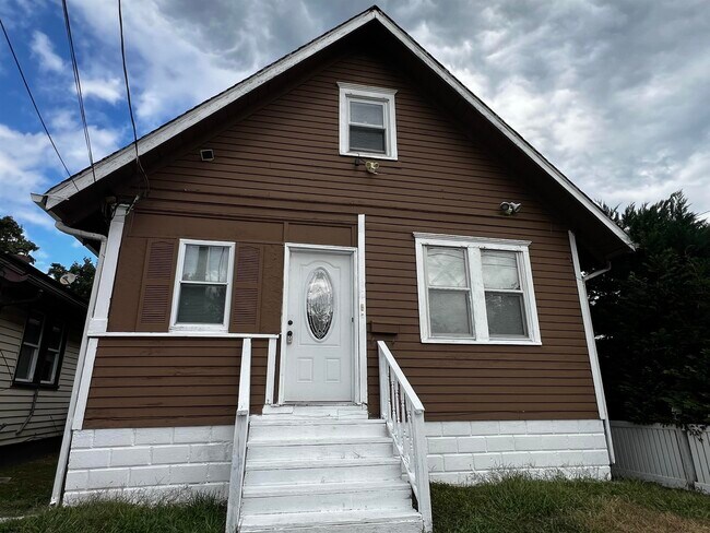 Building Photo - 12 E Mulberry Ave