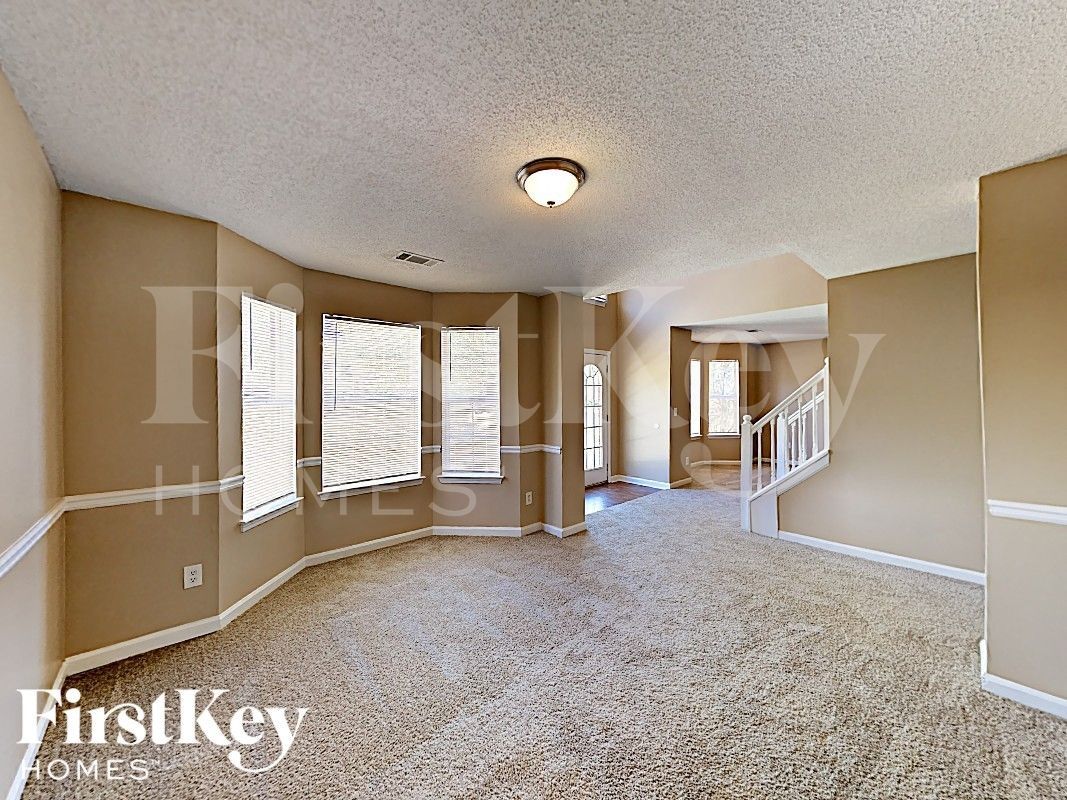 Building Photo - 164 Penny Ln