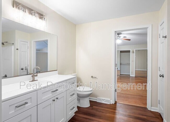 Building Photo - 3212 Vinton St