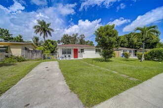 Building Photo - 6433 SW 25th St