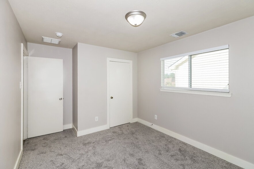 Building Photo - 7431 Leightonfield Ct