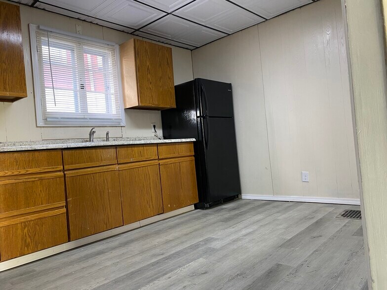 Building Photo - 127 Selye Terrace