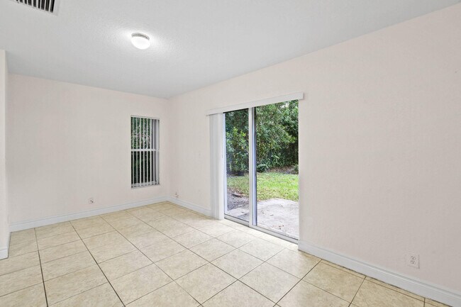 Building Photo - 954 Summit Lake Dr