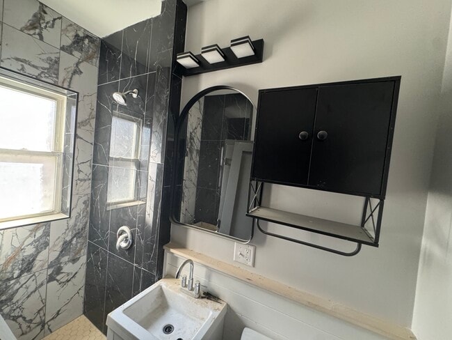 New full bath - 736 N Homan Ave