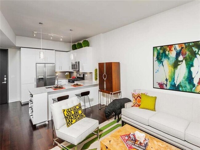 Building Photo - 312 Bowie St