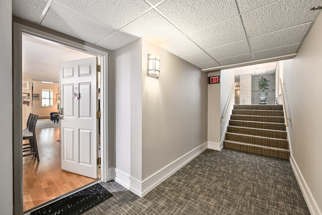 Entry way and hallway - 270 E Highland Ave