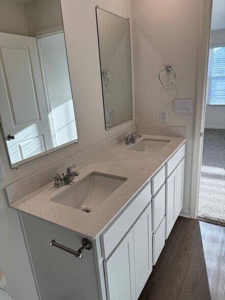 Building Photo - 2263 Glacier St