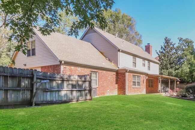 Building Photo - 7961 Elm Leaf Dr