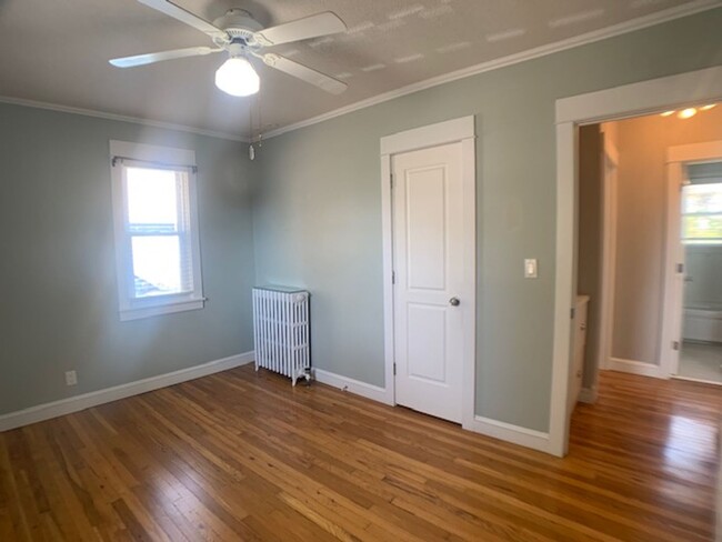 Building Photo - Super cute two-bedroom, two-bath single-fa...