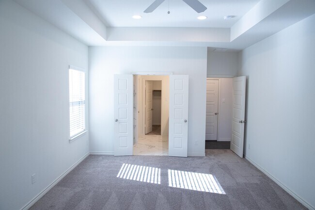 Building Photo - 2925 Gordon Ave