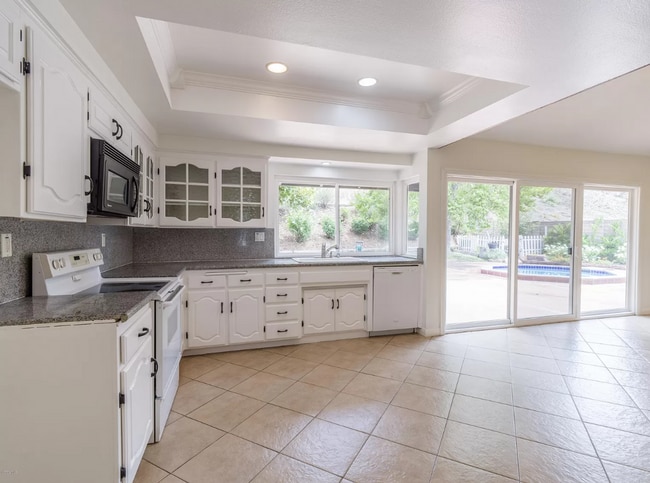 Building Photo - Beautiful 4 bedroom home in Agoura!