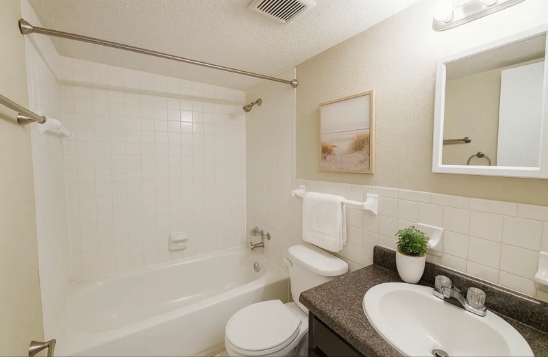 Building Photo - 2879 Beverly Hill St